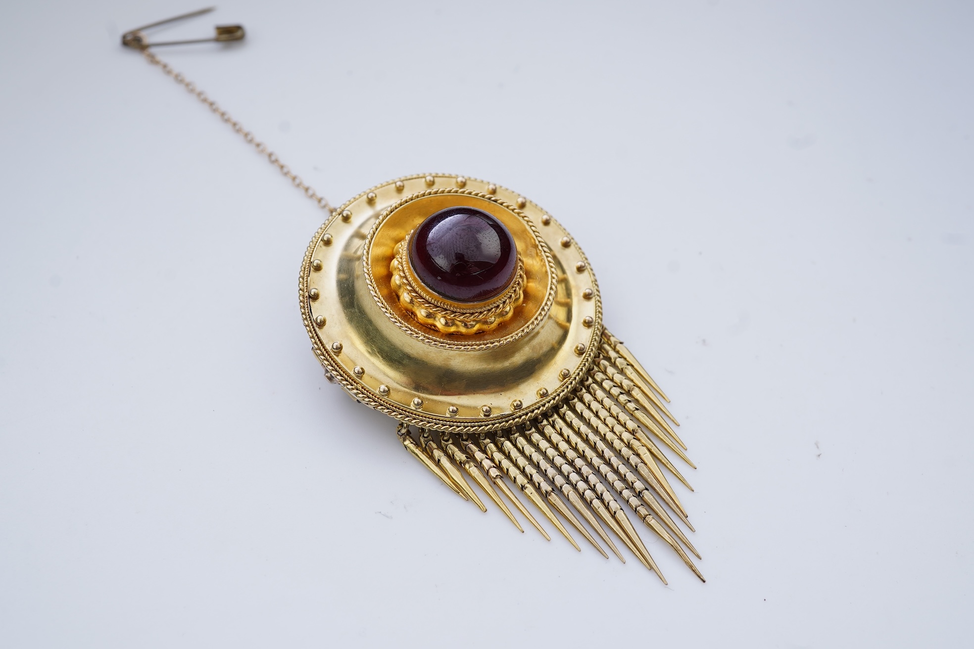 A Victorian garnet pendant/brooch, third quarter 19th century